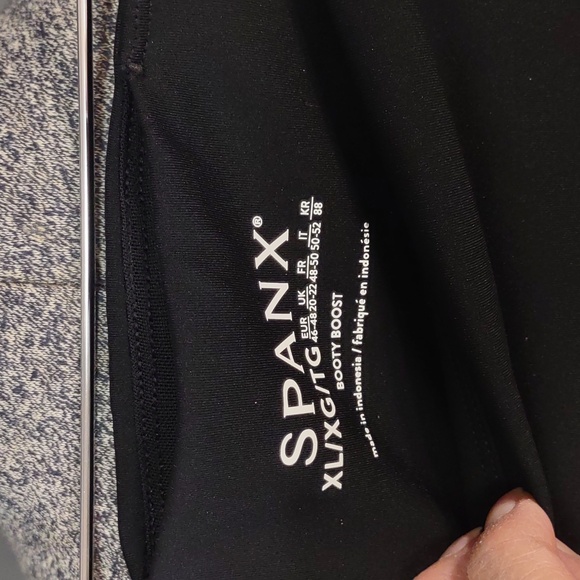 SPANX booty boost Black straight leg Pants - Picture 15 of 15